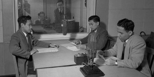 Rekaman acara 'Inggris pekan ini' untuk BBC Siaran Timur Jauh pada 12 Februari 1951.-Foto: BBC Indonesia-