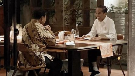 Capres nomor urut 1, Prabowo Subianto saat bertemu Presiden Joko Widodo. (Foto: Repro)